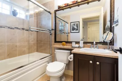 Laundry Room Photo of 19470 72 Avenue, Surrey, BC