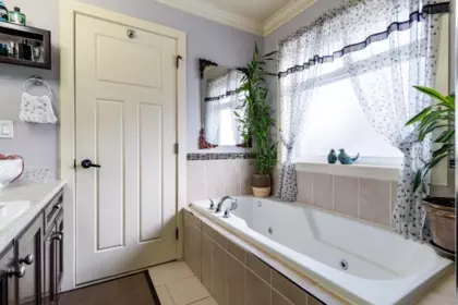 Powder Room Photo of 19470 72 Avenue, Surrey, BC