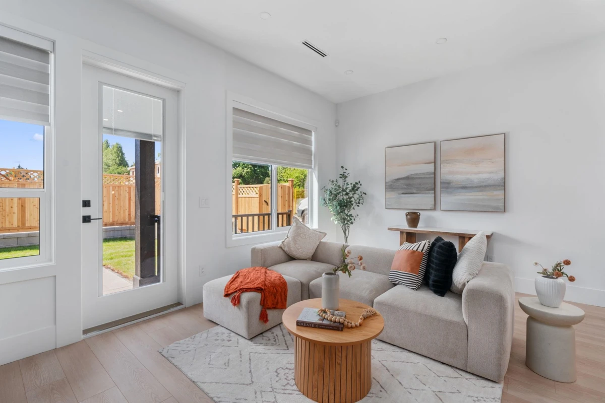 Family Room Photo of 11480 92 Avenue, Delta, BC