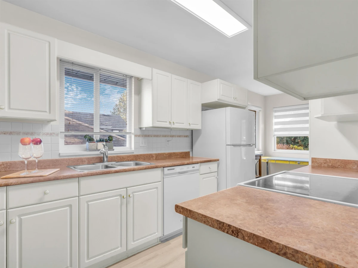 Dining Area Photo of 67 15020 66a Avenue, Surrey, BC