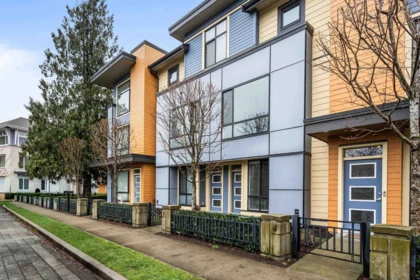 Community Amenities Photo (Clubhouse) of 3 45615 Tamihi Way, Chilliwack, BC