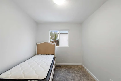 Laundry Room Photo of 10256 243a Street, Maple Ridge, BC