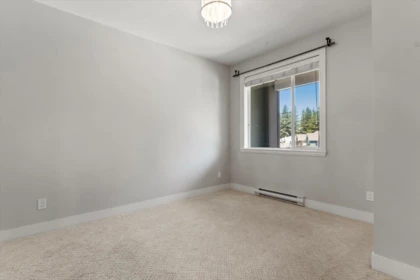 Walk-In Closet Photo of 301 45389 Chehalis Drive, Chilliwack, BC