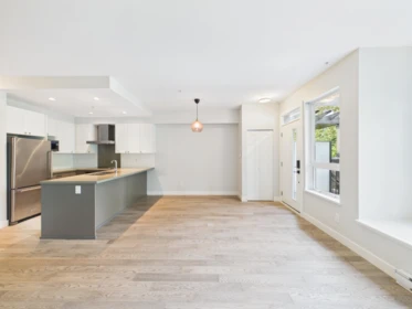 Kitchen Island Photo of 13 3201 Noel Drive, Burnaby, BC