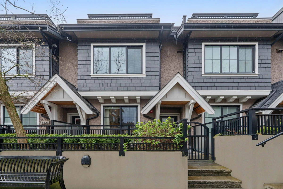 Family Room Photo of 8121 Shaughnessy Street, Vancouver, BC