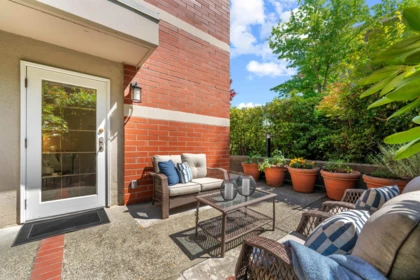 Front Yard Photo of 102 2128 W 43rd Avenue, Vancouver, BC
