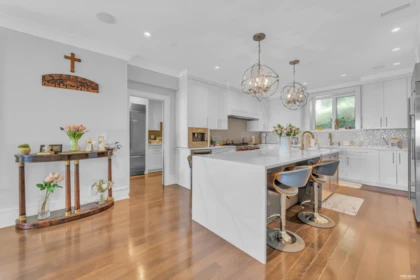 Breakfast Nook Photo of 1108 Highland Place, West Vancouver, BC