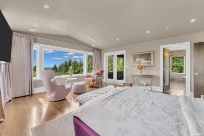Entry Foyer Photo of 1108 Highland Place, West Vancouver, BC
