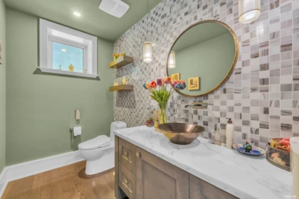 Mudroom Photo of 1108 Highland Place, West Vancouver, BC