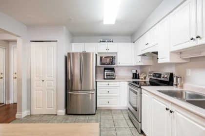Breakfast Nook Photo of 101 15885 84 Avenue, Surrey, BC