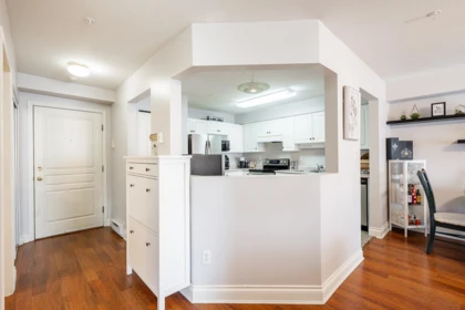 Primary Bathroom Photo of 101 15885 84 Avenue, Surrey, BC