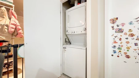 Walk-In Closet Photo of 2105 7088 Salisbury Avenue, Burnaby, BC