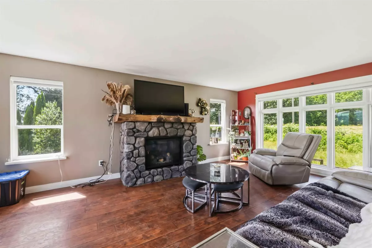 Dining Area Photo of 7310 Kelleher Street, Abbotsford, BC