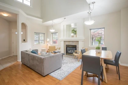 Kitchen Island Photo of 7 3387 King George Boulevard, Surrey, BC