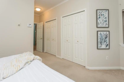 Office / Den Photo of 7 3387 King George Boulevard, Surrey, BC