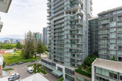 Staircase Photo of 908 13325 102a Avenue, Surrey, BC