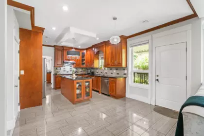 Kitchen Island Photo of 6287 148a Street, Surrey, BC