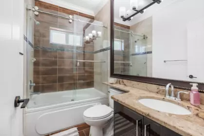 Laundry Room Photo of 6287 148a Street, Surrey, BC