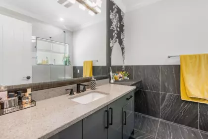 Powder Room Photo of 6287 148a Street, Surrey, BC