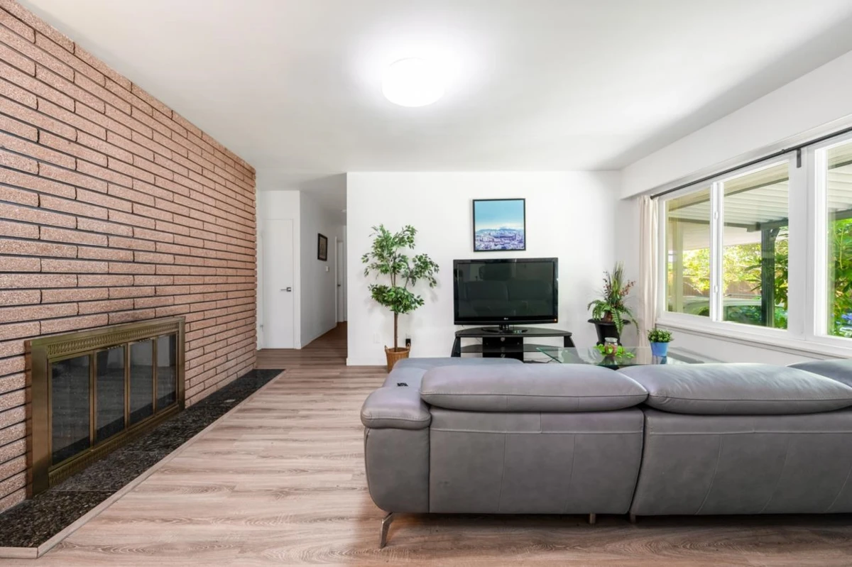 Dining Area Photo of 985 Wallace Wynd, Port Moody, BC
