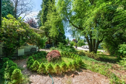 Powder Room Photo of 985 Wallace Wynd, Port Moody, BC