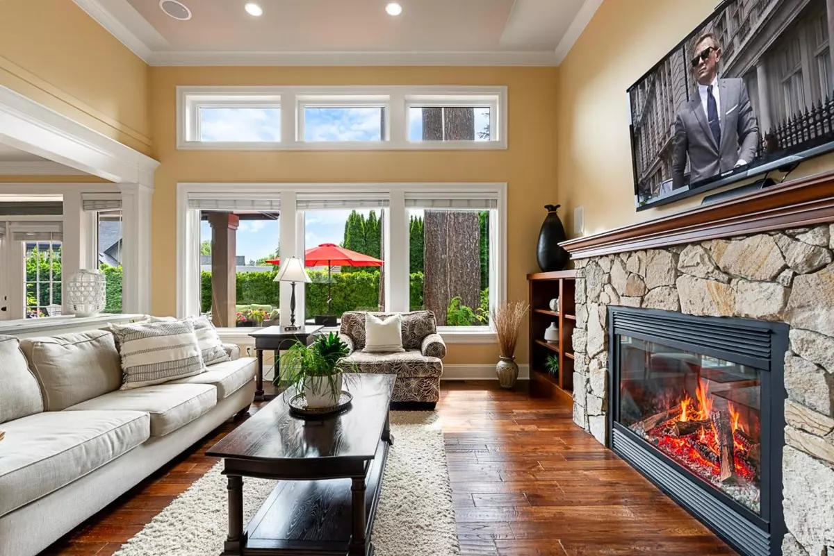 Dining Area Photo of 13385 23 Avenue, Surrey, BC
