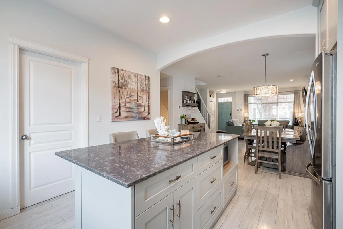 Dining Area Photo of 24365 102a Avenue, Maple Ridge, BC