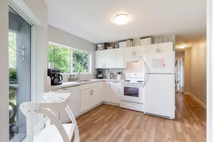Laundry Room Photo of 6330 Chatham Street, West Vancouver, BC