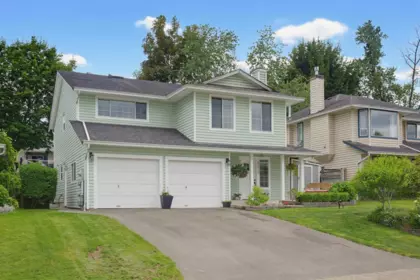 21572 93b Avenue, Langley, BC, Langley — Single Family Residence for sale