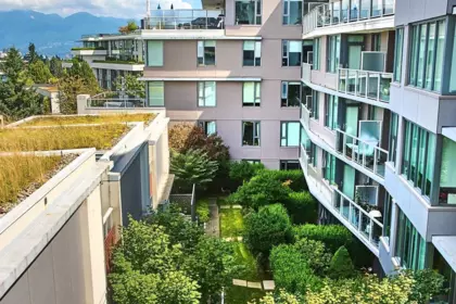 Hot Tub / Spa Photo of 209 508 W 29th Avenue, Vancouver, BC