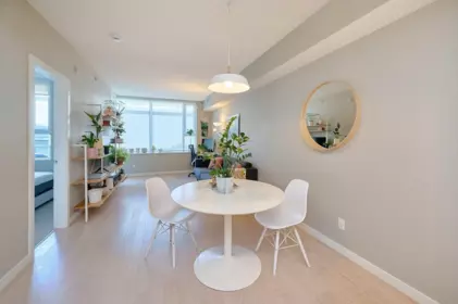 Kitchen Island Photo of 209 508 W 29th Avenue, Vancouver, BC