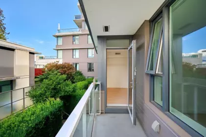 Swimming Pool Photo of 209 508 W 29th Avenue, Vancouver, BC