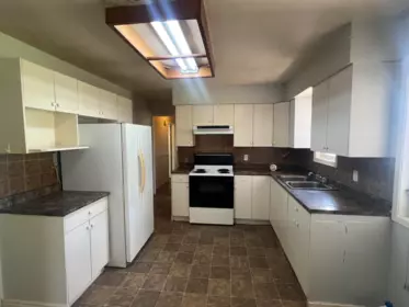 Kitchen Photo of 14086 72 Avenue, Surrey, BC