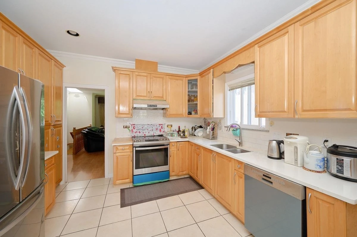 Family Room Photo of 2326 Charles Street, Vancouver, BC