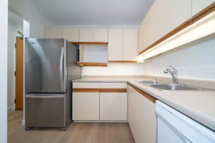 305 5790 Patterson Avenue, Burnaby, BC, Burnaby — Apartment/Condo for sale