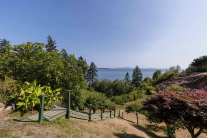 13576 13a Avenue, White Rock, BC, White Rock — Single Family Residence for sale
