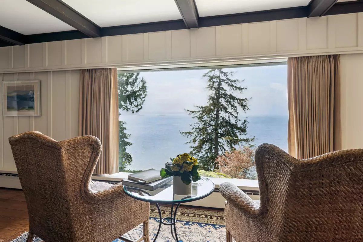 Family Room Photo of 6054 Gleneagles Drive, West Vancouver, BC