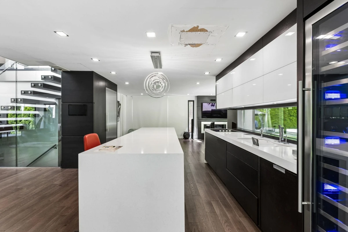 Family Room Photo of 4577 Capilano Road, North Vancouver, BC