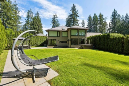 Front Yard Photo of 4577 Capilano Road, North Vancouver, BC