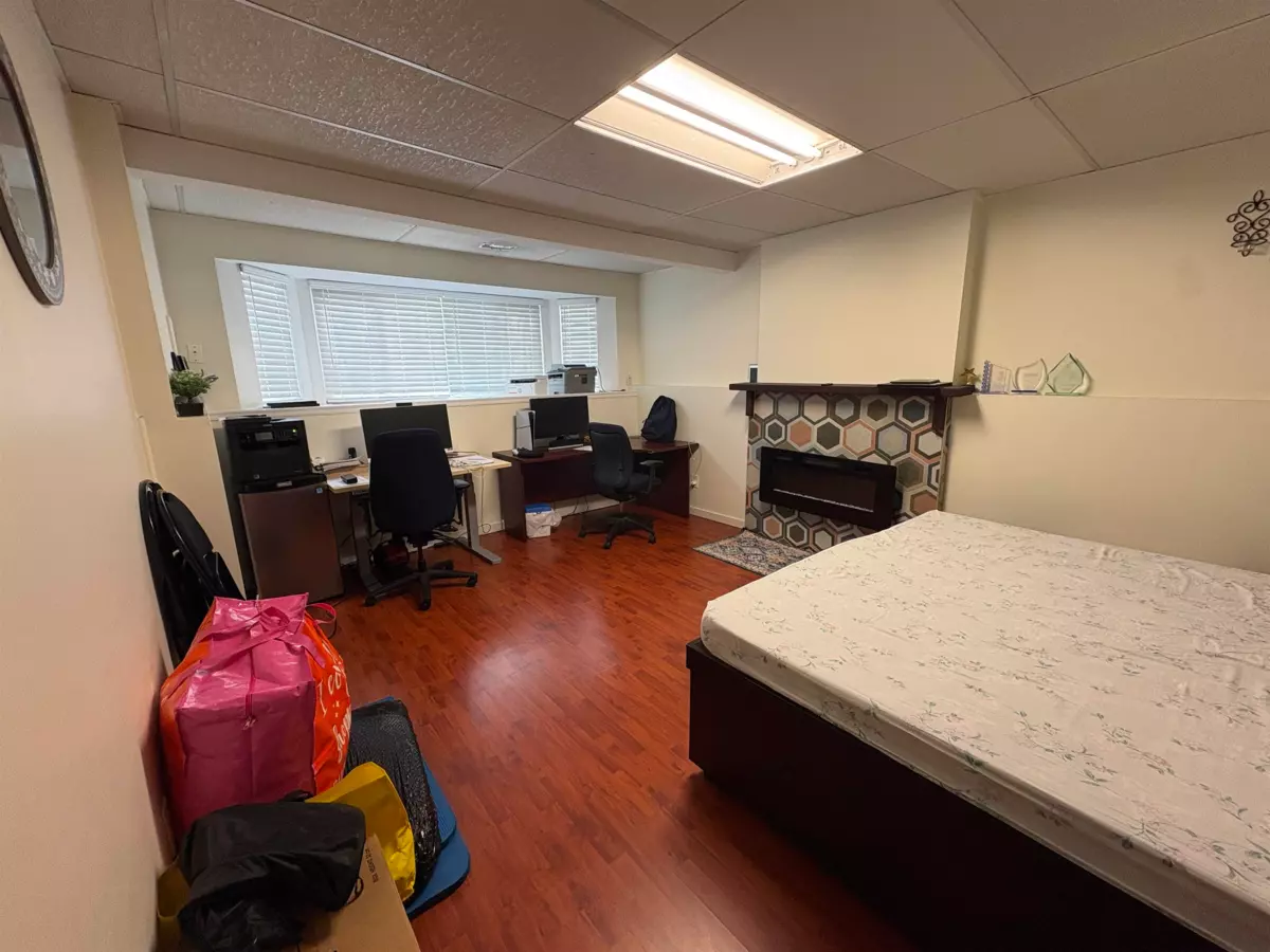 Family Room Photo of 8063 138a Street, Surrey, BC