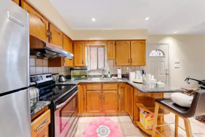 Hot Tub / Spa Photo of 2825 E 3rd Avenue, Vancouver, BC