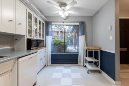 Kitchen Photo of 24 3015 Trethewey Street, Abbotsford, BC