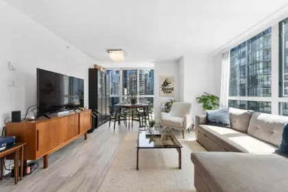 Breakfast Nook Photo of 1506 1238 Melville Street, Vancouver, BC