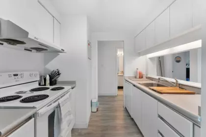 Guest Bathroom Photo of 1506 1238 Melville Street, Vancouver, BC