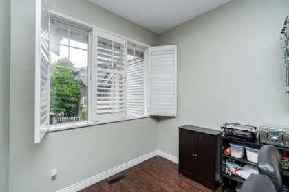 Office / Den Photo of 1 14877 58 Avenue, Surrey, BC