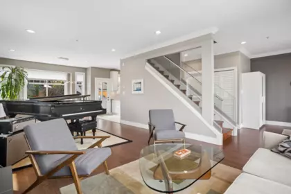 Kitchen Island Photo of 2808 Wall Street, Vancouver, BC