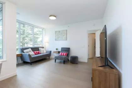 Primary Bedroom Photo of 402 15165 Thrift Avenue, Surrey, BC