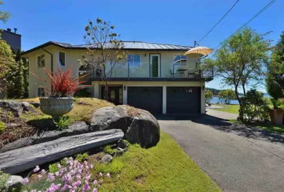 5620 Mintie Road, Halfmoon Bay, BC, Halfmoon Bay — Single Family Residence for sale