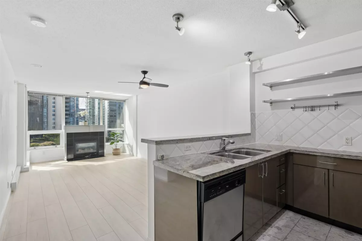 Living Room Photo of 903 1328 W Pender Street, Vancouver, BC