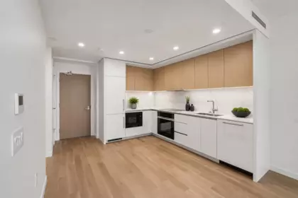 Kitchen Island Photo of 604 3963 Uplands Way, West Vancouver, BC
